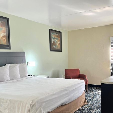 Baymont By Wyndham Cincinnati Sharonville Bagian luar foto