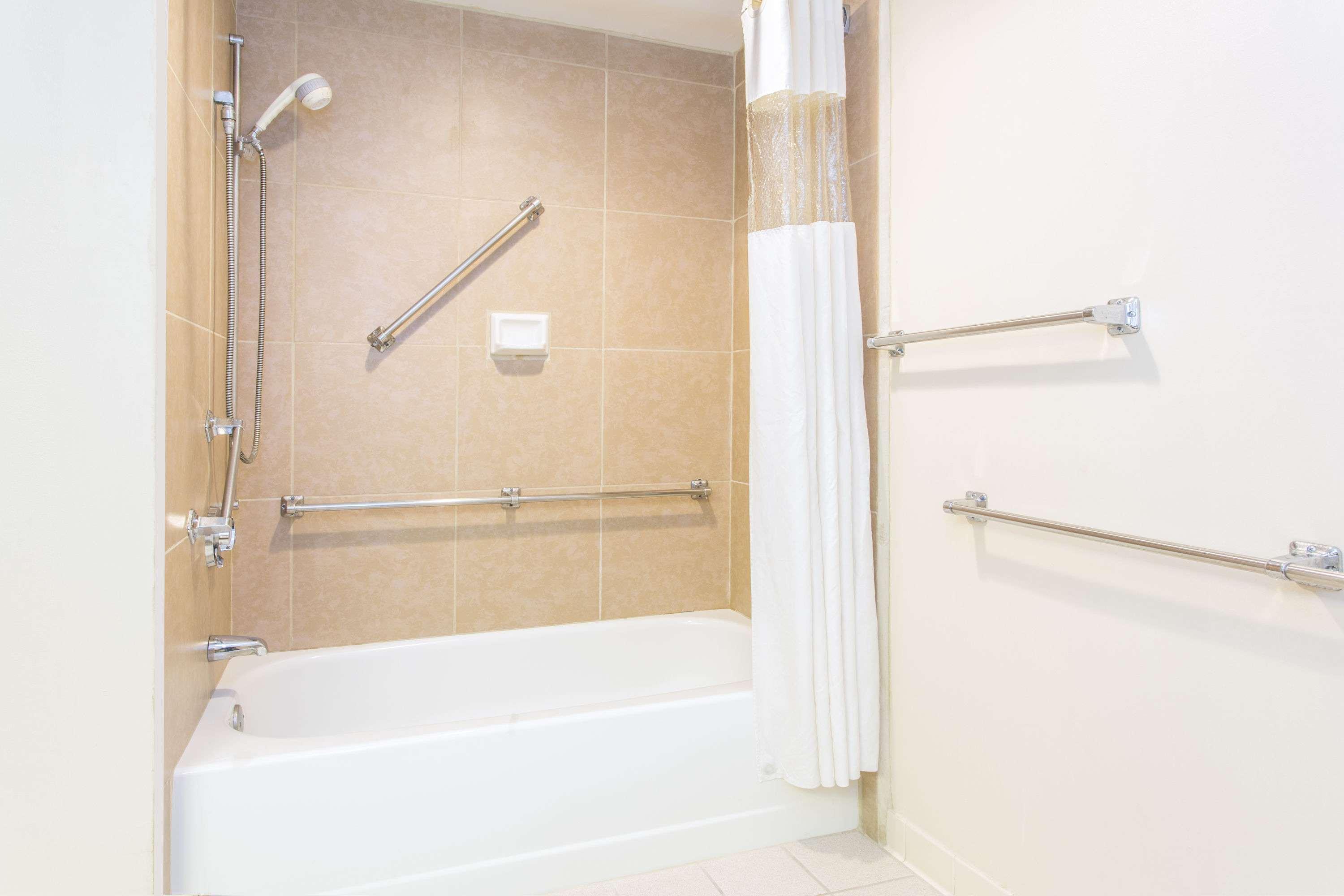 Baymont By Wyndham Cincinnati Sharonville Bagian luar foto