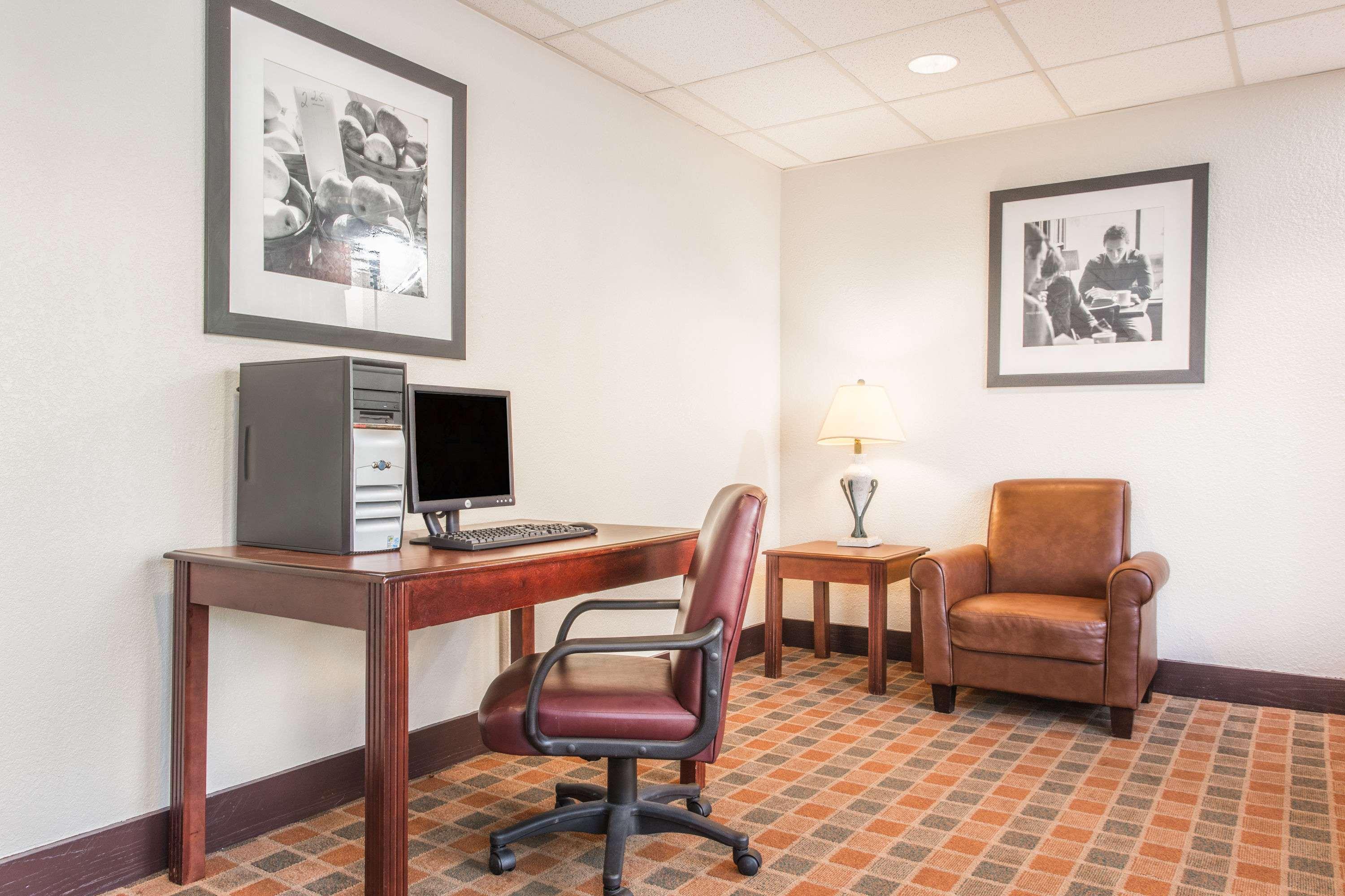 Baymont By Wyndham Cincinnati Sharonville Bagian luar foto