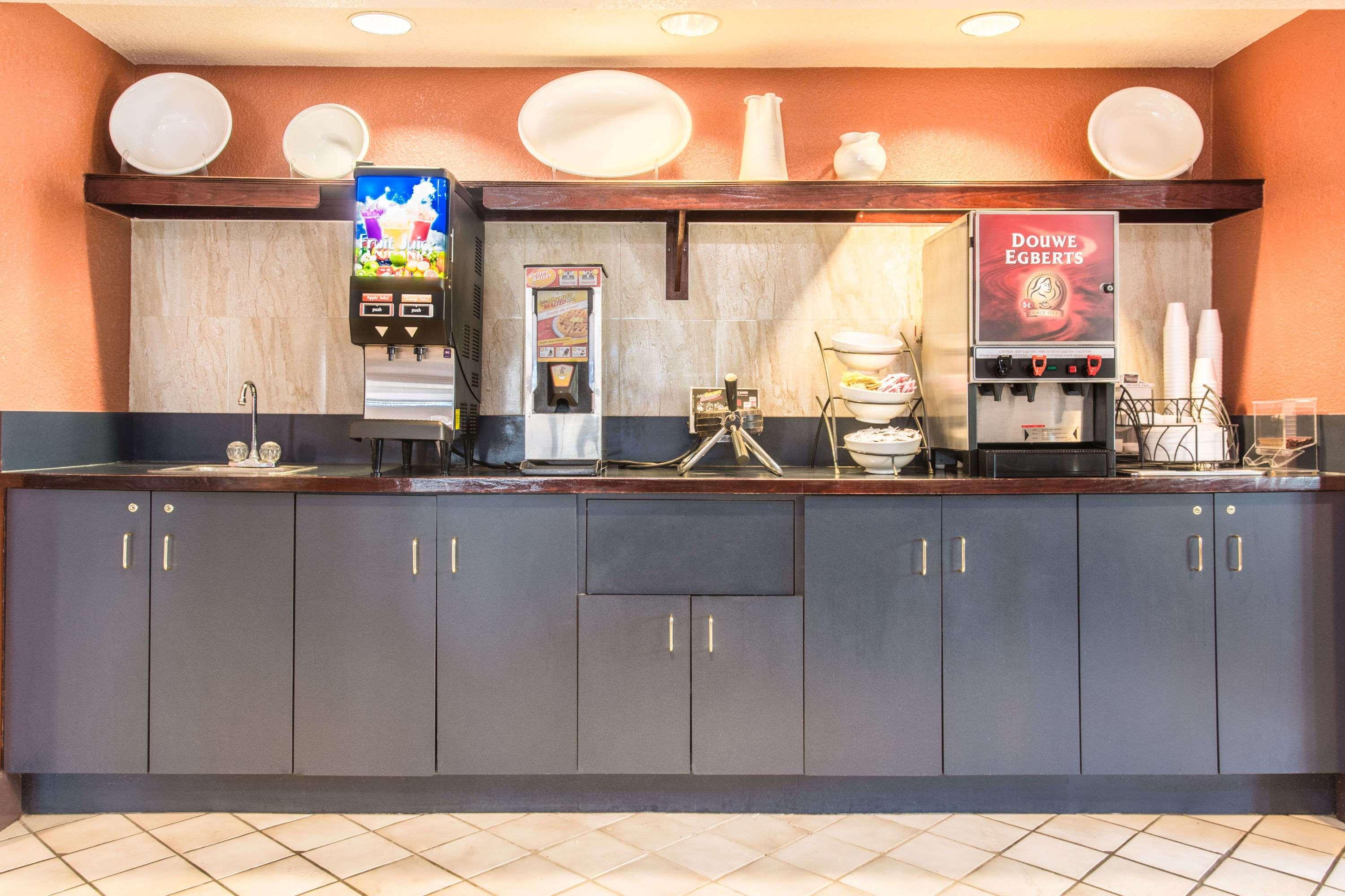 Baymont By Wyndham Cincinnati Sharonville Bagian luar foto