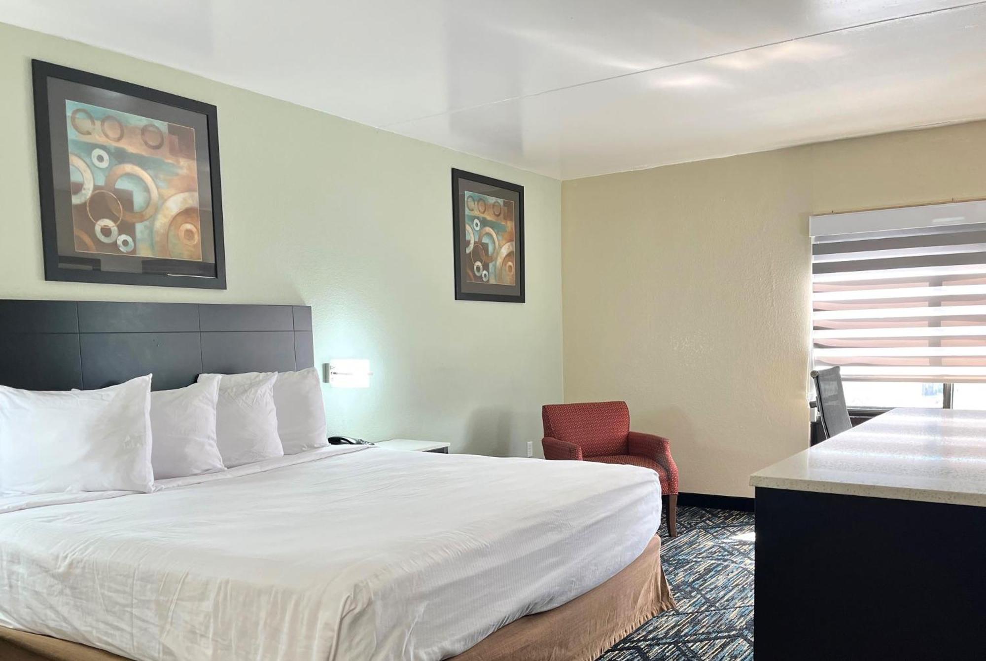 Baymont By Wyndham Cincinnati Sharonville Bagian luar foto