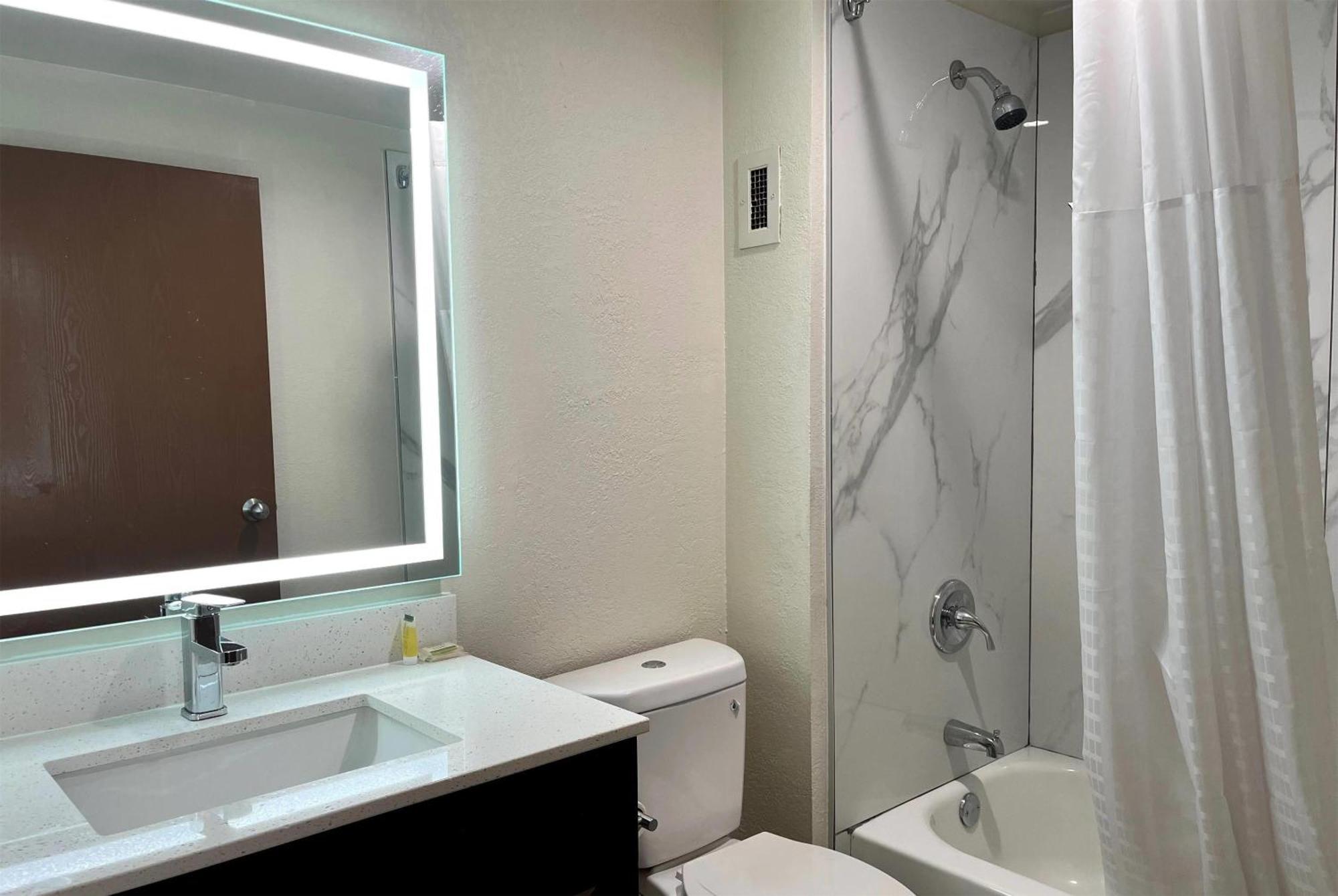 Baymont By Wyndham Cincinnati Sharonville Bagian luar foto