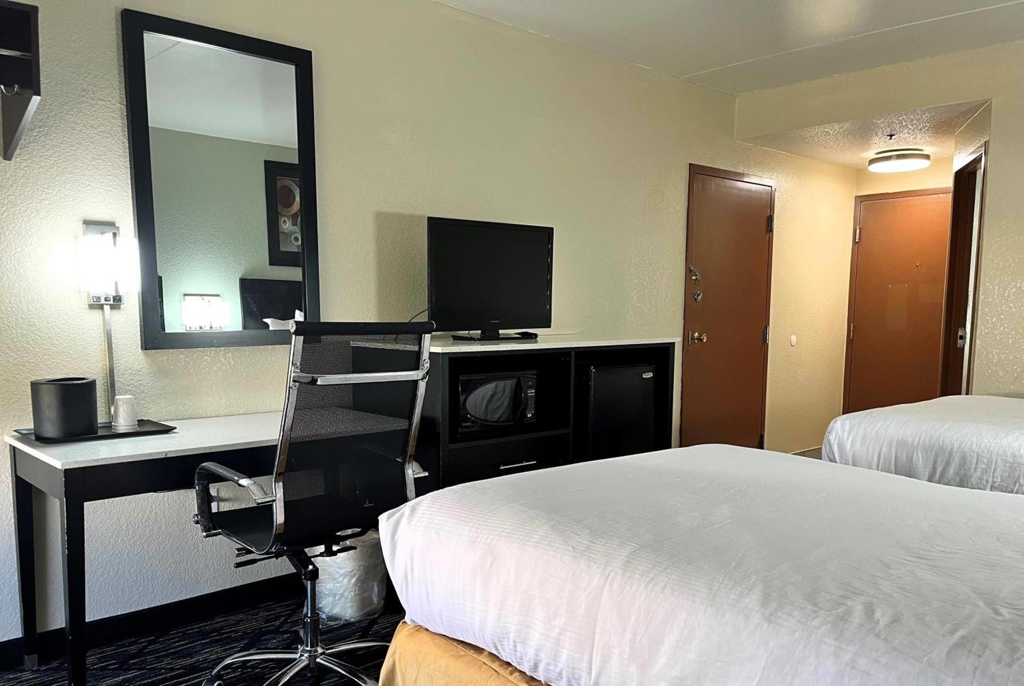 Baymont By Wyndham Cincinnati Sharonville Bagian luar foto