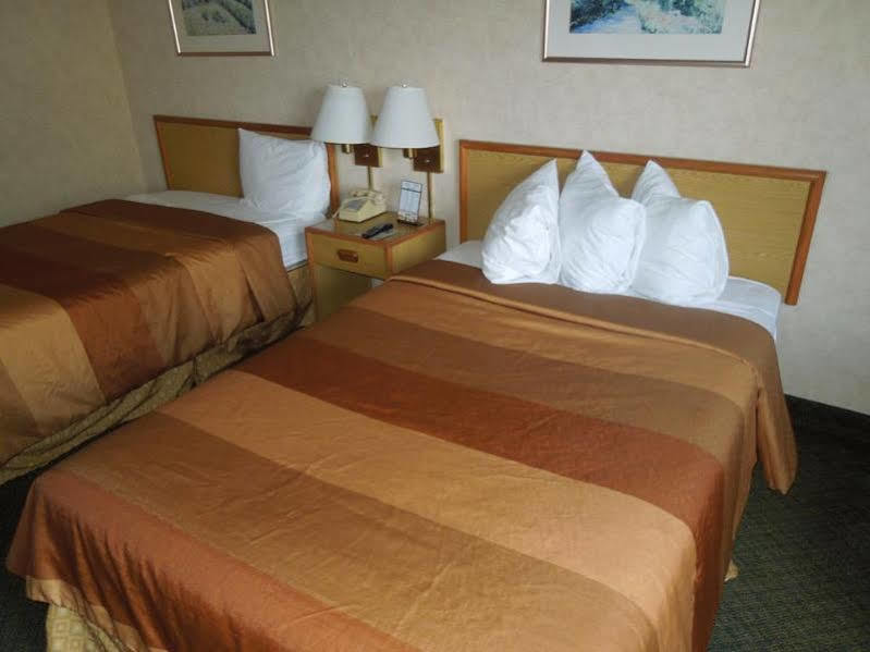 Baymont By Wyndham Cincinnati Sharonville Bagian luar foto